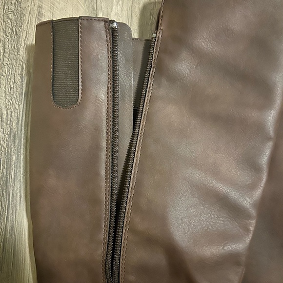 Arizona Cuala" Brown Knee High Wide Calf Riding Boot - Picture 2 of 7